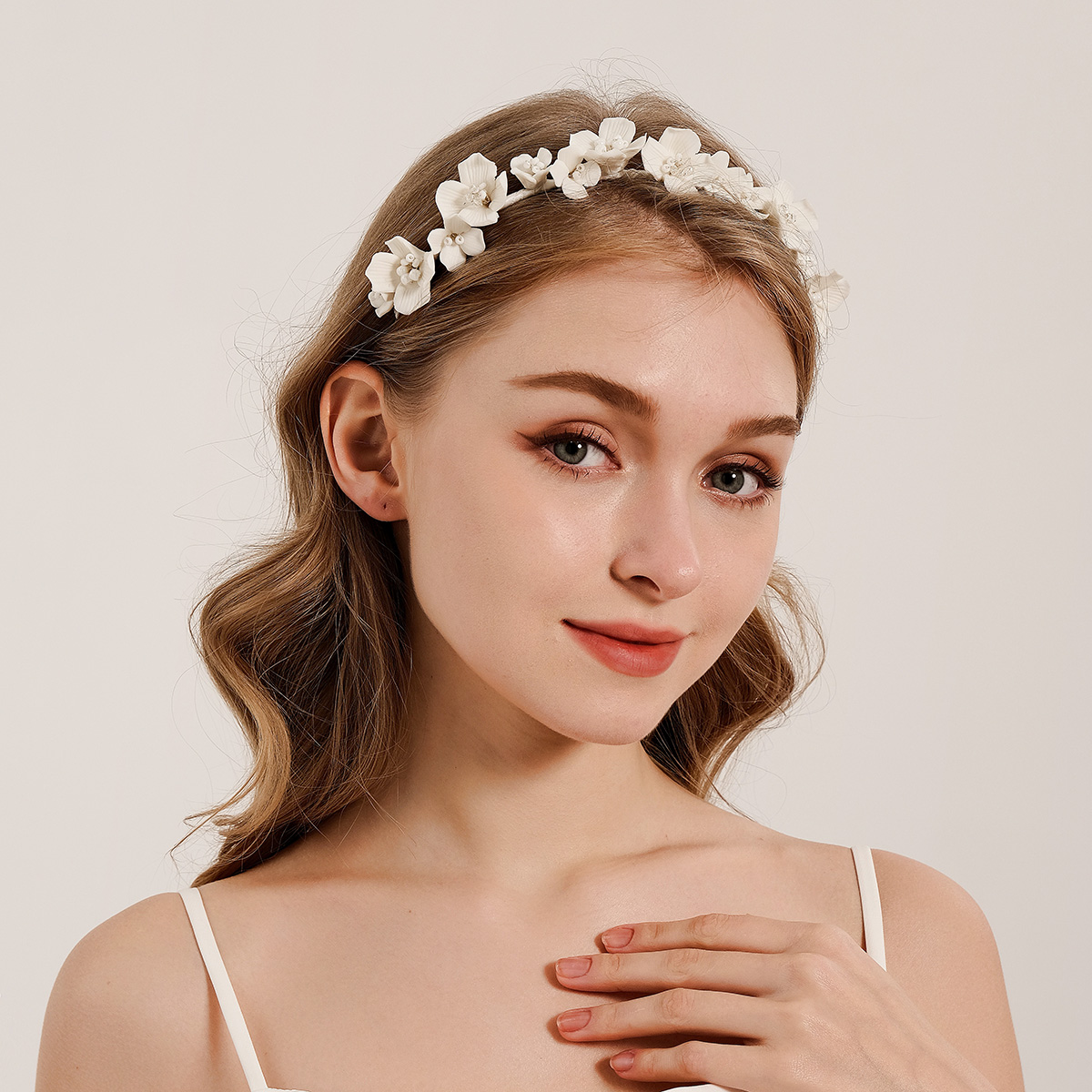 Efily Bride White Flower Hair  - Wedding Supply List ulasan dan harga